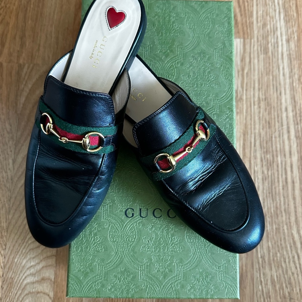 Gucci slippers